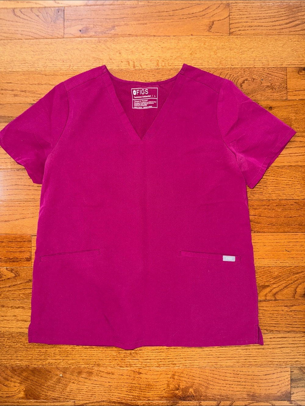 FIGS Scrub top large
